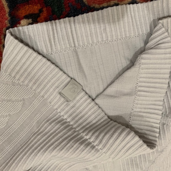 Lululmeon Long sleeve - Picture 3 of 3